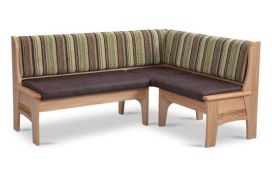 Bequeme Eckbank mit Truhe
