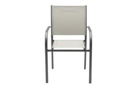 Moderner Stapelstuhl